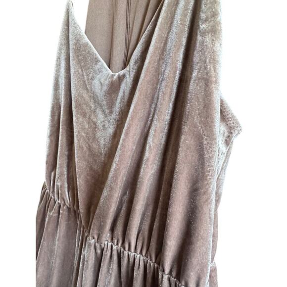 Velour Simply Styled Champagne Crop Racerback Jumpsuit, Women's medium Petite EU - Picture 9 of 10